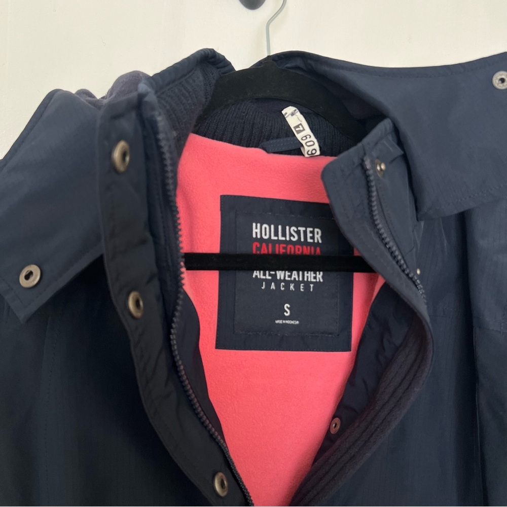 Hollister All-Weather Hooded Jacket Navy Blue Water Resistant Cozy Winter Wear - Picture 7 of 12
